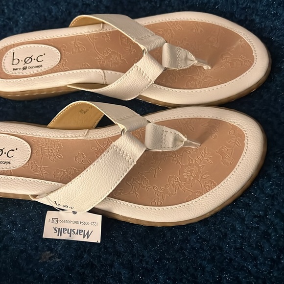 B.o.c. Born concepts slip on sandals size 8 - Picture 3 of 5